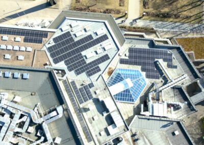 OsnabrückHalle setzt auf Sonnenenergie: Neue PV-Anlage installiert